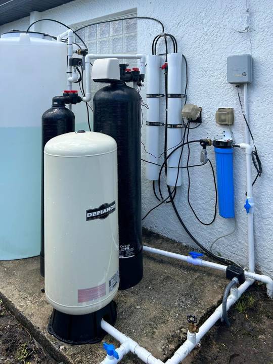 Pressure tank, filter tanks and wall mounted membranes